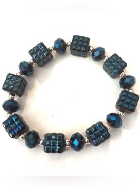 Faceted Blue Cube & Round Bead Stretch Bracelet
